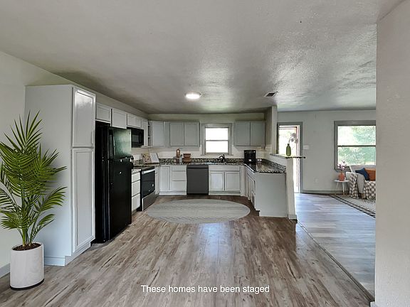 5th image of 106 N Bowie Dr
