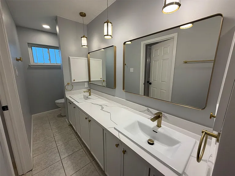 7910 Sands Point Dr — Photo 17