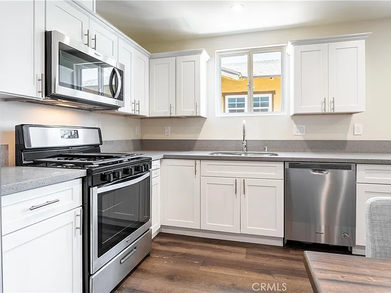 1429 S New Hampshire Ave — Photo 10