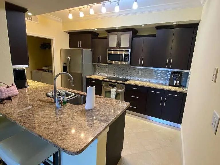 Kitchen with seating bar