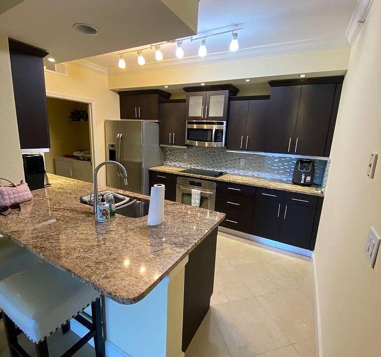 Kitchen with seating bar