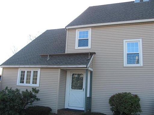 2nd image of 827 Plymouth St