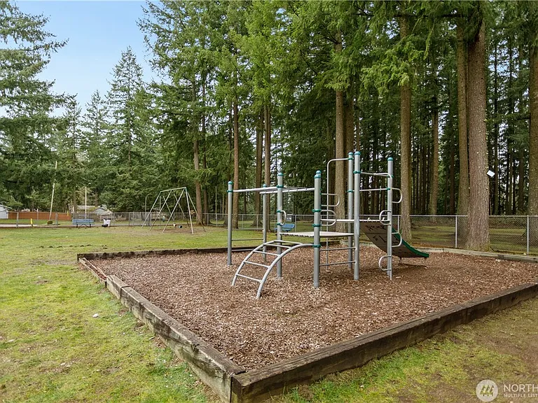 19049 SE 269th St — Photo 26
