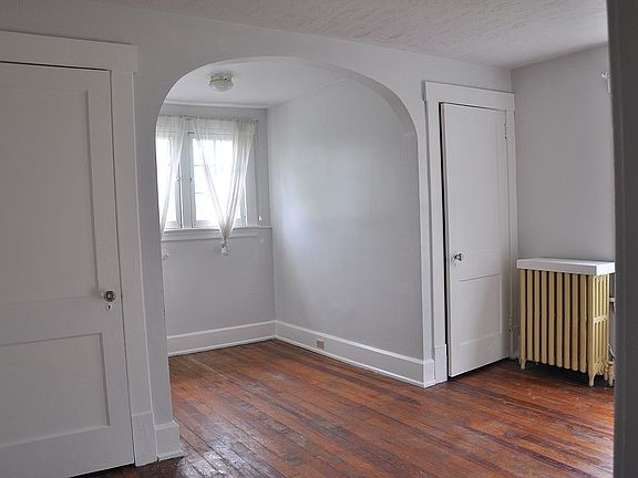 2nd floor bedroom 