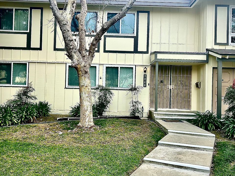 1st image of 9808 Via Sonoma