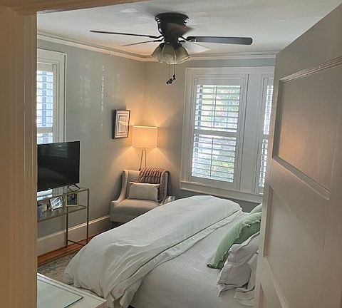 4th image of 2901 Monroe St