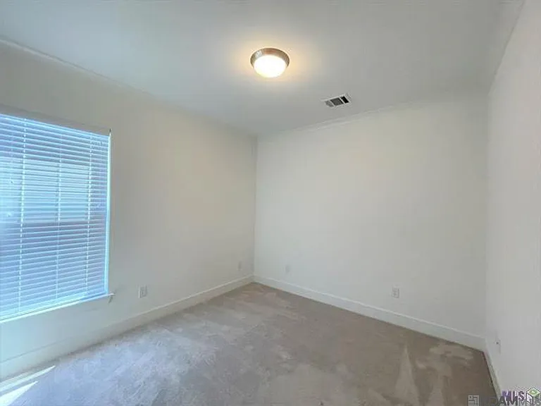 9905 Stonewater Dr — Photo 12