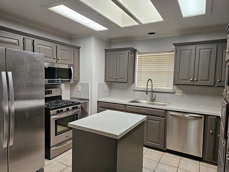 1201 Boardwalk St — Photo 2