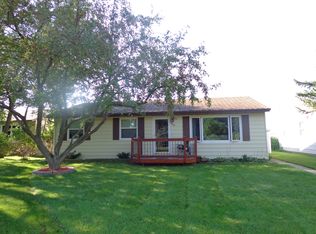 909 15th St SW, Jamestown, ND 58401