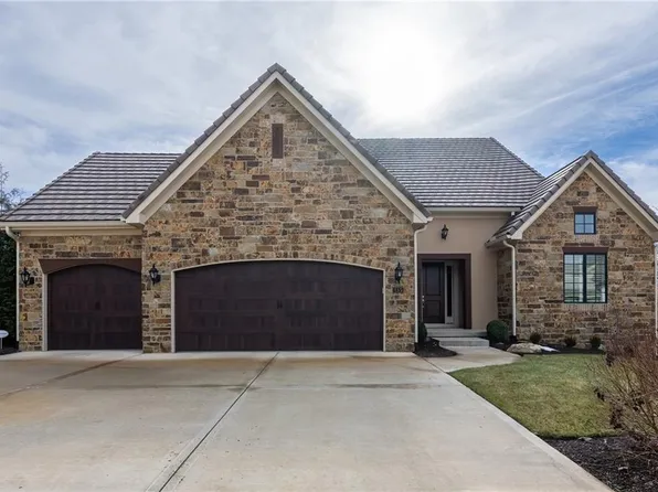 135 Cove Ct, Belton, MO 64012