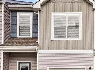 66-1 Cramsford St, Falling Waters, WV 25419