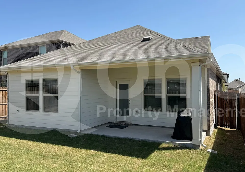 610 Hemingway Ln