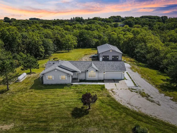 11595 76th Ln, Indianola, IA 50125