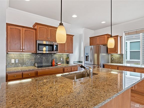 4th image of 18514 111th Avenue Ct E