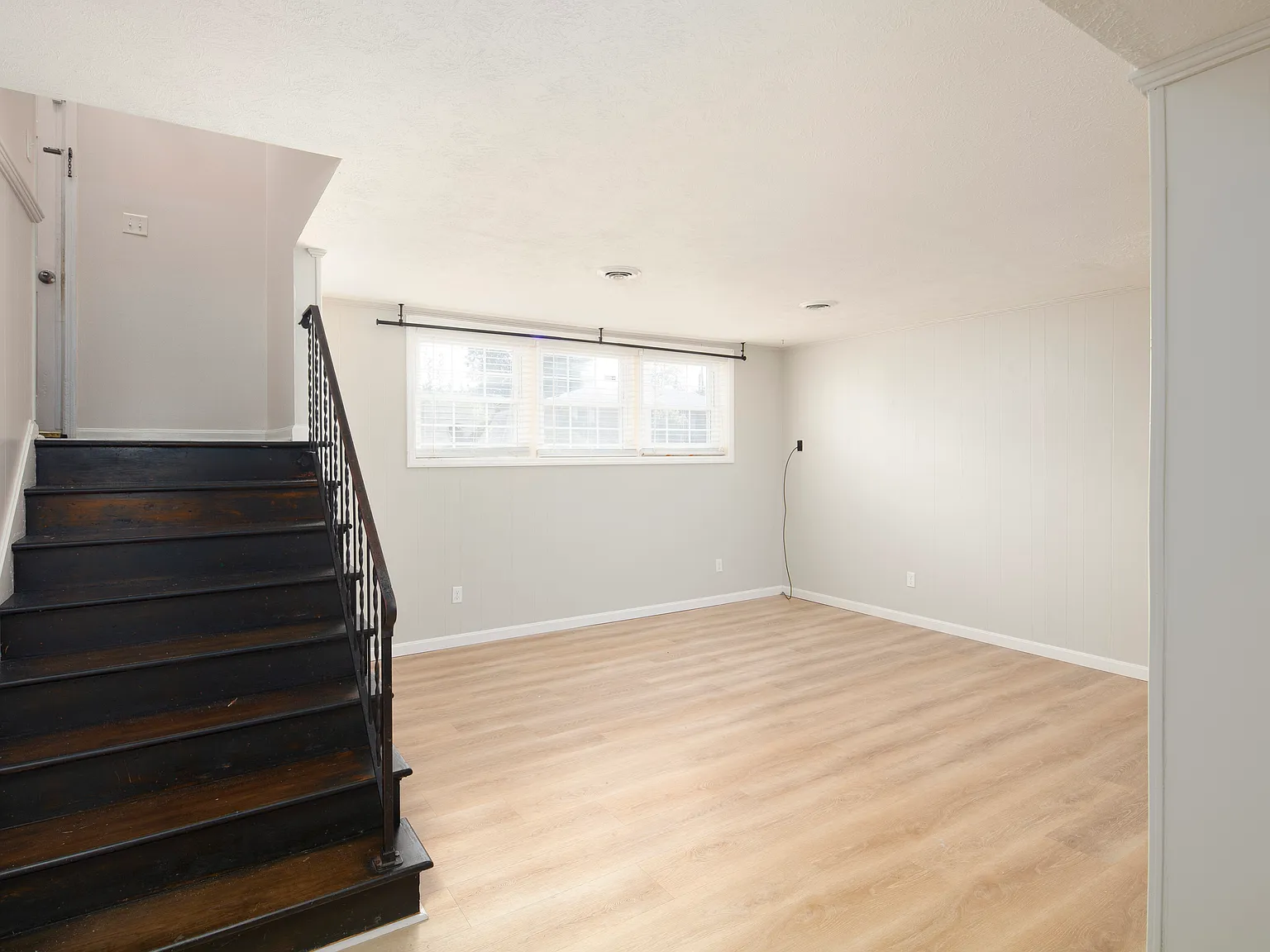 2 bed, 1.5 bath, 1450 sqft, $1,900 — Photo 4