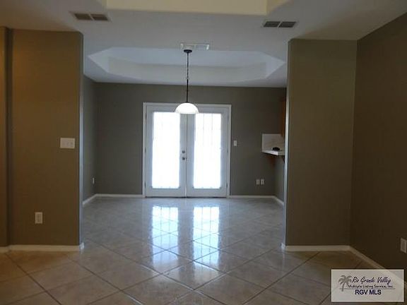 3rd image of 6058 Blanco River St
