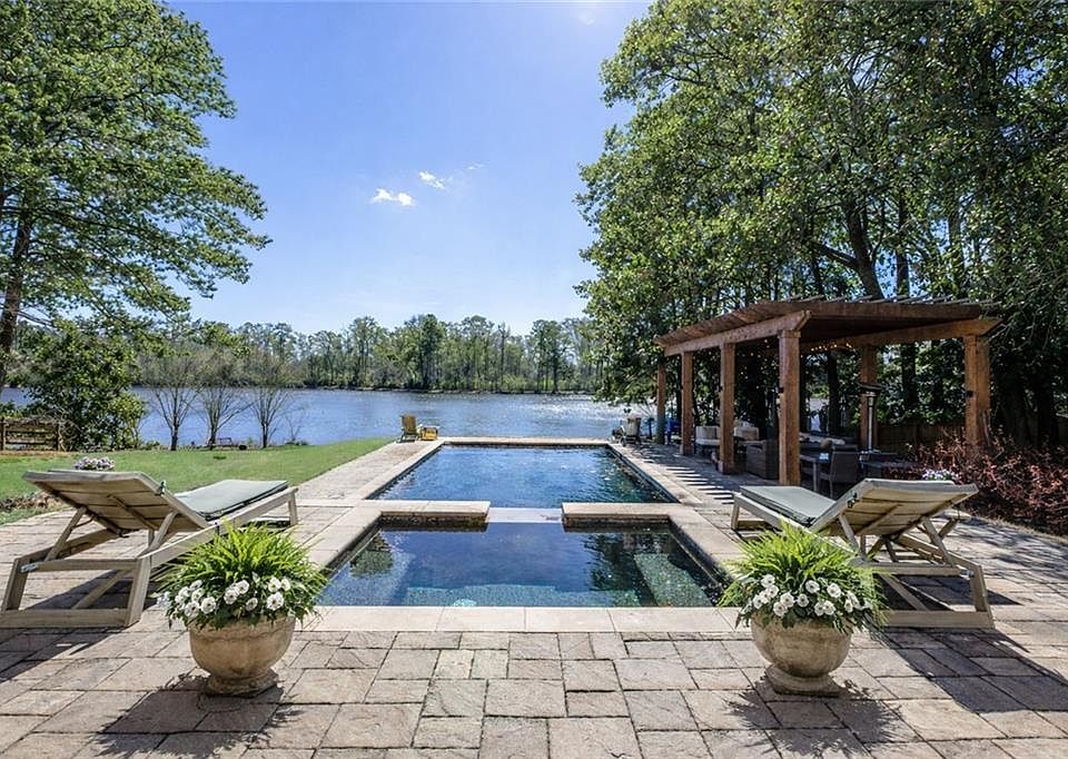 1st image of 2968 Rivermeade Dr NW