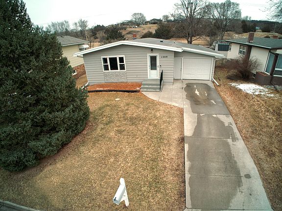3rd image of 1209 S Main St