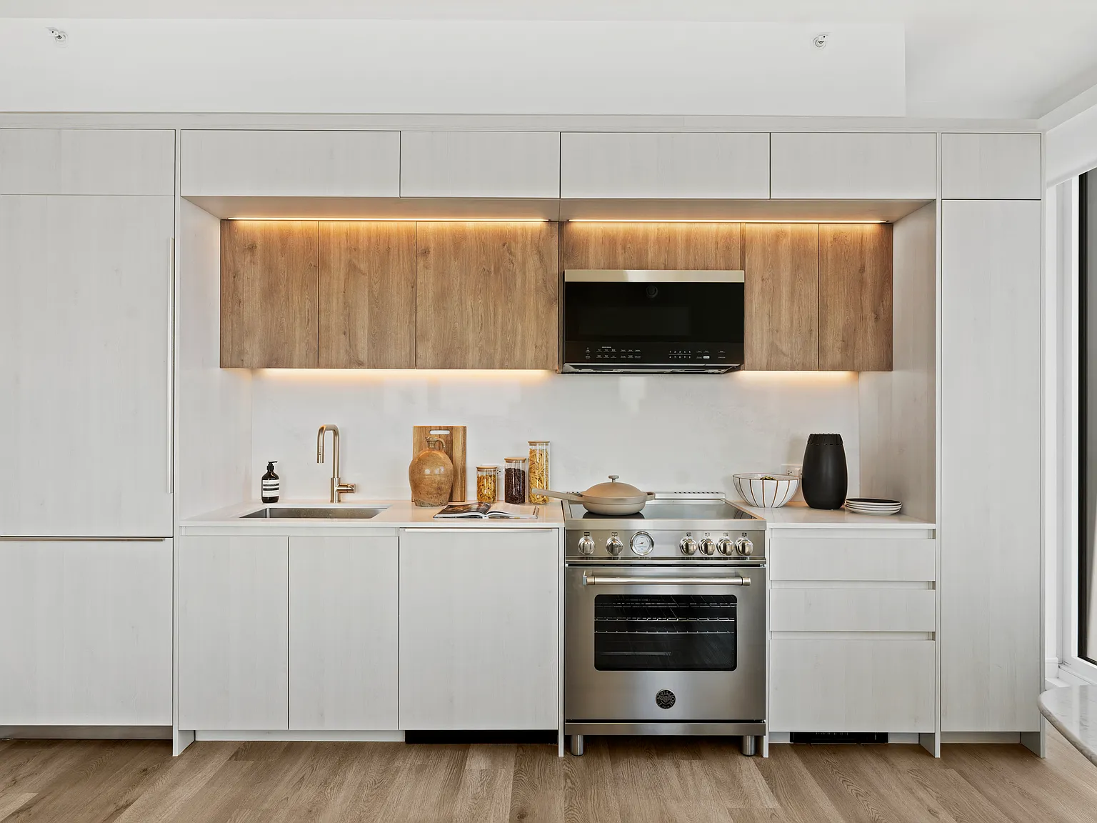 644 East 14th Street — Photo 4