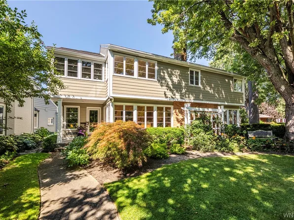 23 Lincoln Woods Ln, Buffalo, NY 14222