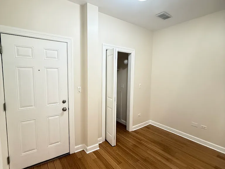 1713 W Le Moyne St #1F — Photo 4