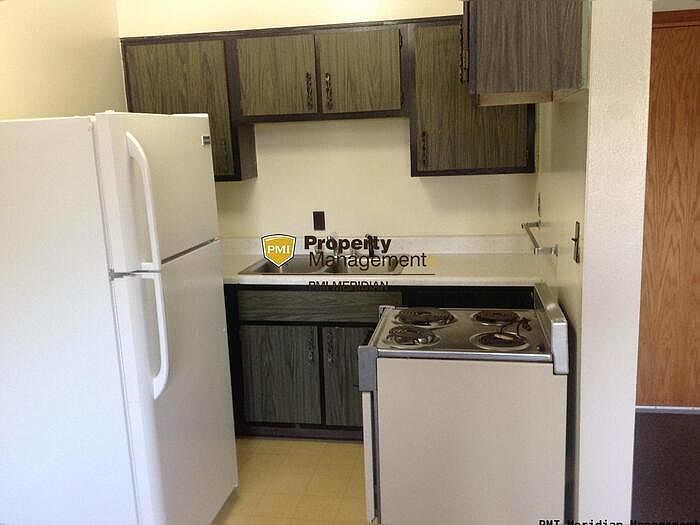 1st image of 422 S College Ave #3