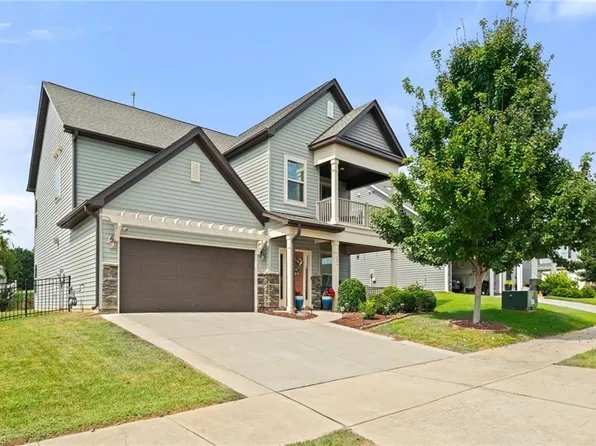125 Archer Dr, Bermuda Run, NC 27006