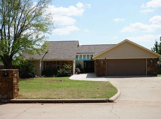 2102 Crossgate Rd, Duncan, OK 73533