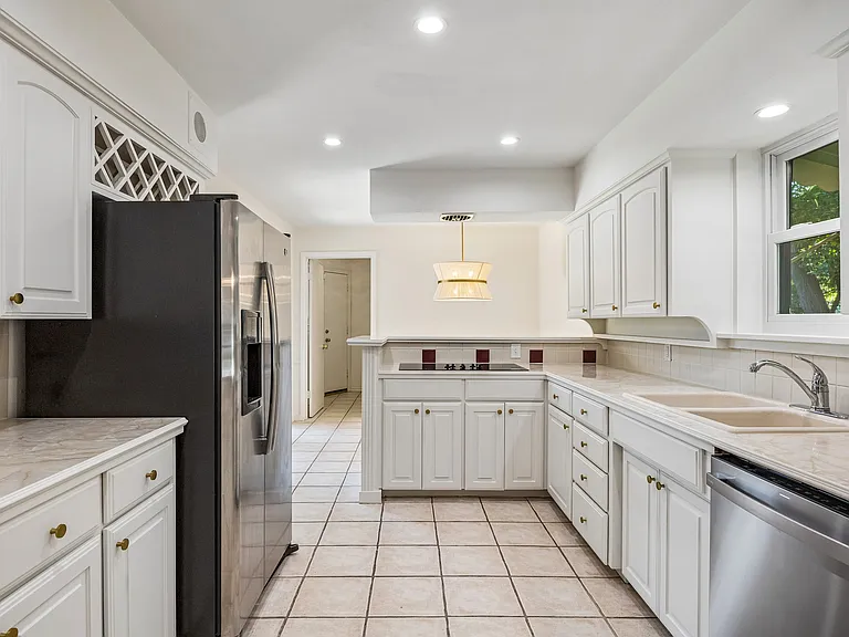 3566 Princess Ln — Photo 12