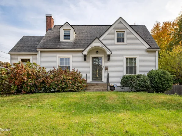 2706 Hikes Ln, Louisville, KY 40218