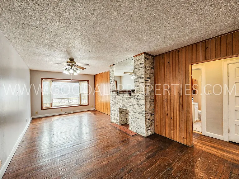 106 E Bell Ave — Photo 8