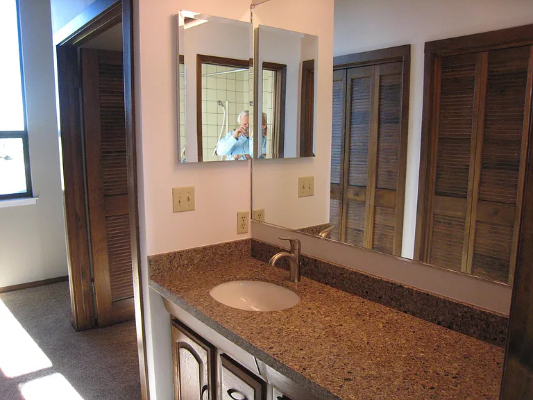 63 Robinhood Dr — Photo 12