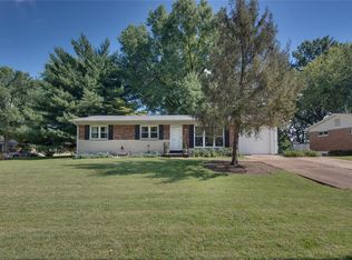 3154 Ringer Rd, Saint Louis, MO 63125