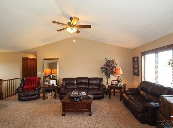 3rd image of 4108 W 90th St