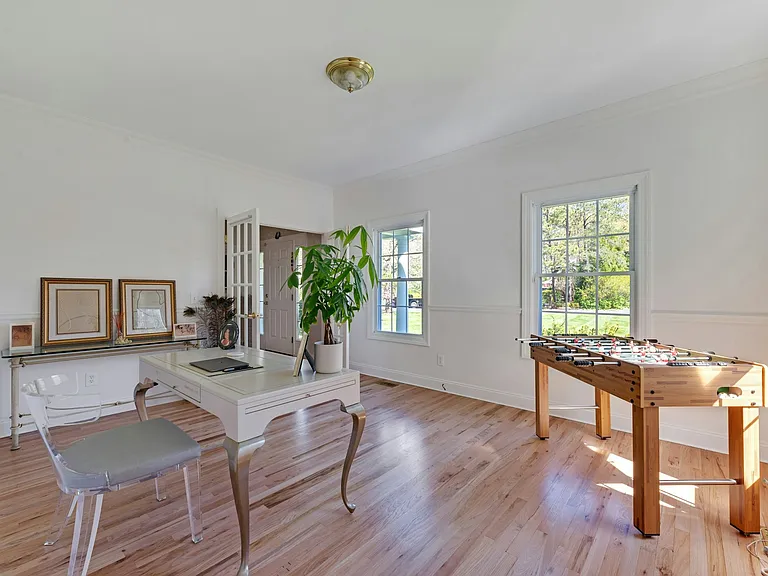7 The Registry — Photo 14