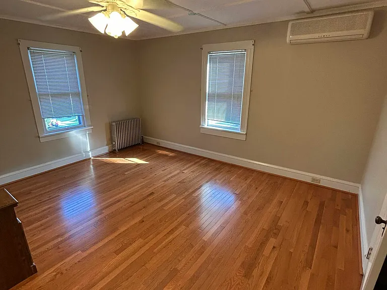 830 Brook St — Photo 14