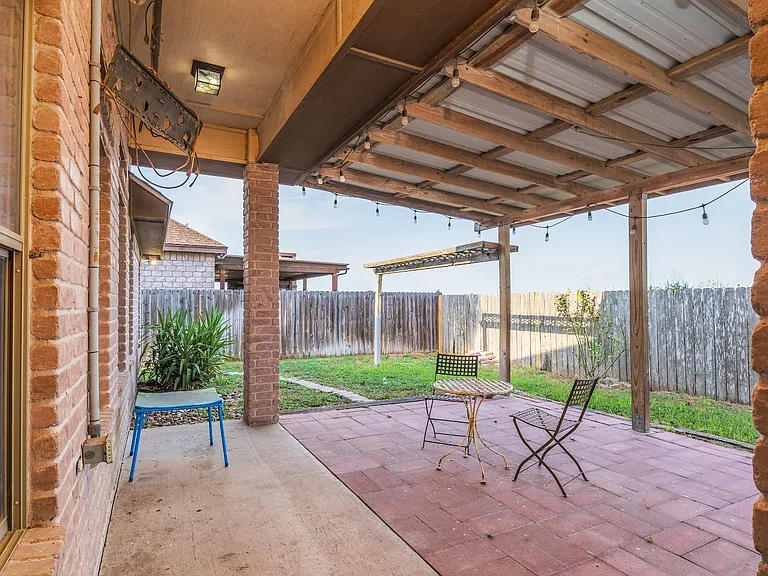 3818 Oregon Dr — Photo 11