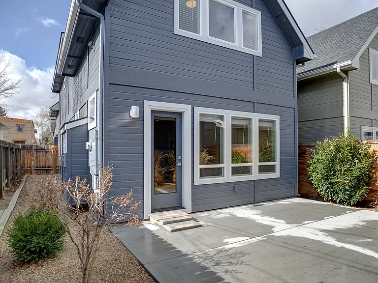 1818 S Grant Ave — Photo 6