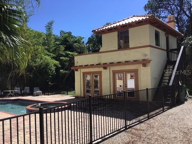 1st image of 426 Acacia Dr