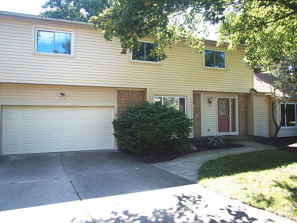 1st image of 1325 Cove Ct