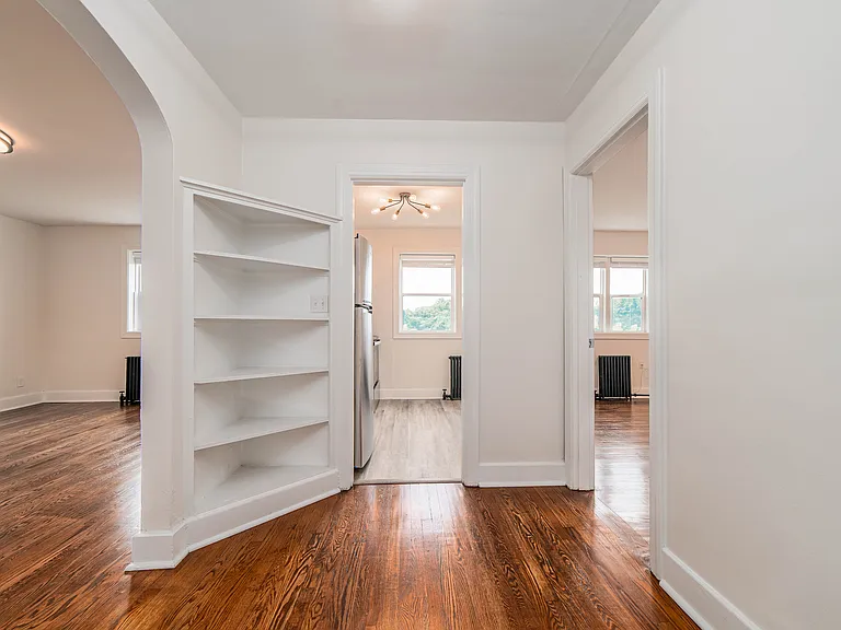 9610 Sherwood Pl — Photo 3