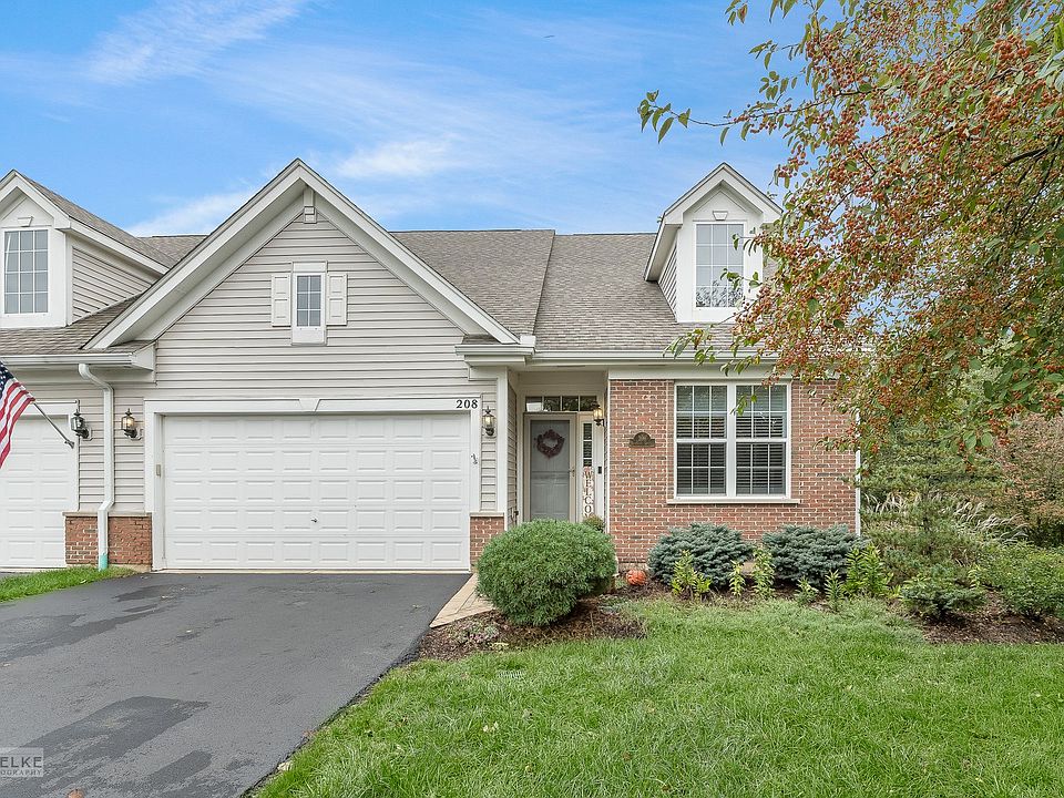 ~Welcome to 208 Braeburn Circle~New roof (w/tear-off), new oversized gutters & new asphalt driveway!