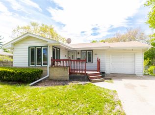 3926 Lynner Dr, Des Moines, IA 50310