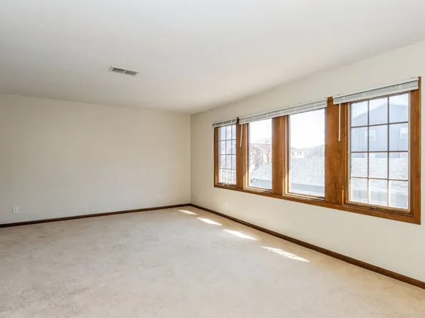 147 20th Avenue SW, 147 20th Ave SW APT 4, Cedar Rapids, IA 52404