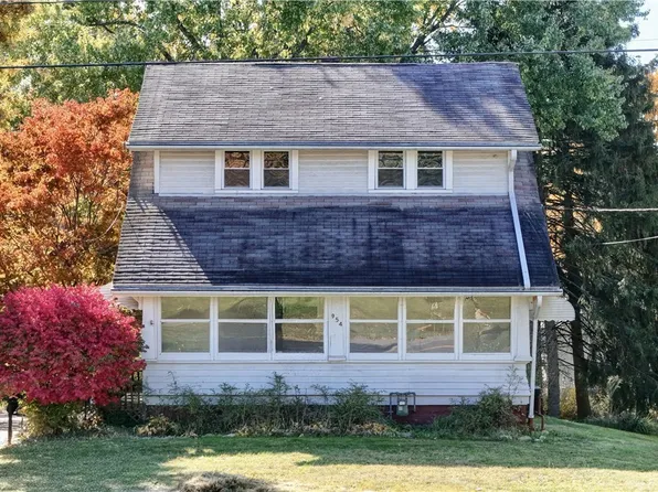 954 Norton Ave, Barberton, OH 44203