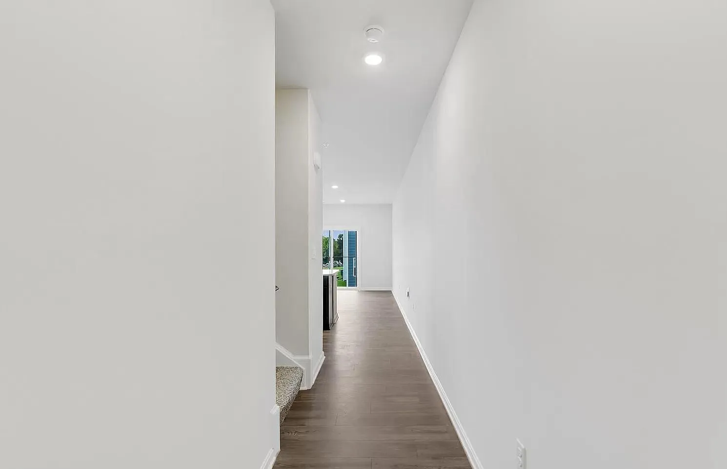 721 Pickerel Pl — Photo 2