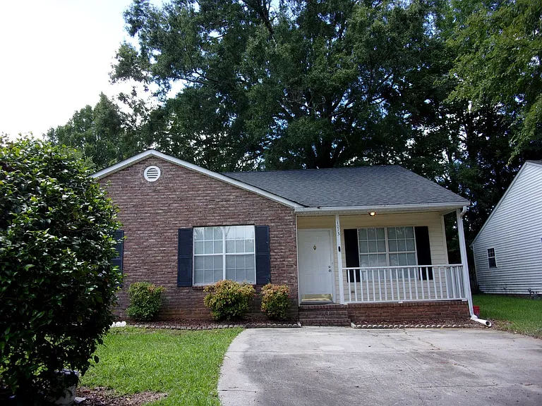 1073 Cherry Meadow Ln — Photo 1