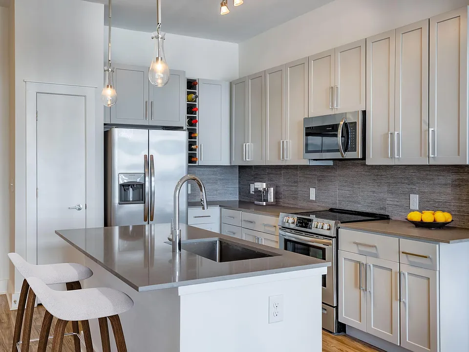 Kitchen with Bartop