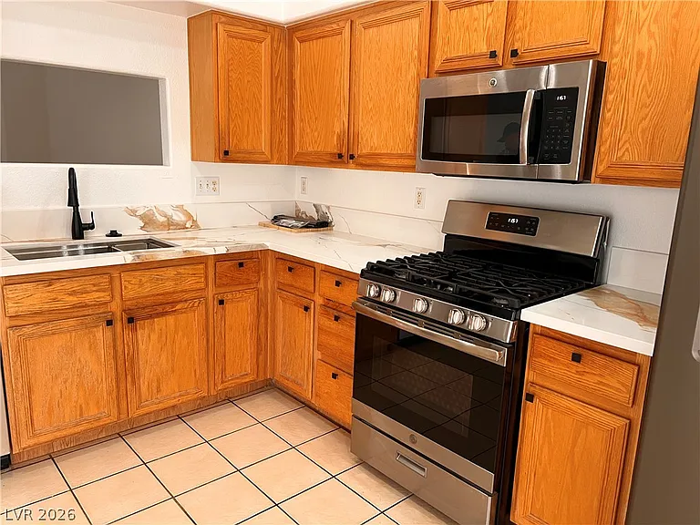 9316 Mountain Range Ave — Photo 13