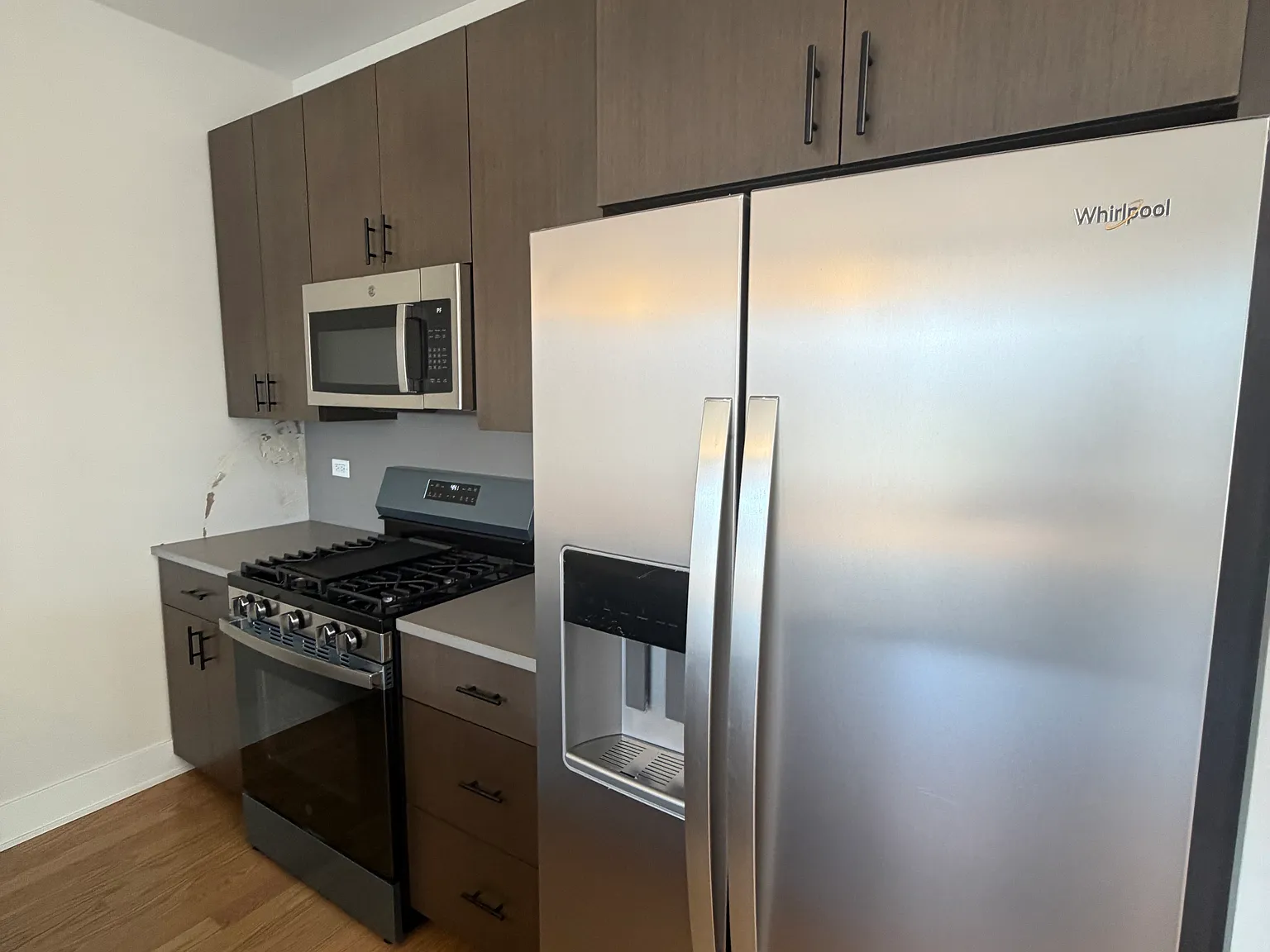 3 bed, 2.5 bath, $4,550 — Photo 3